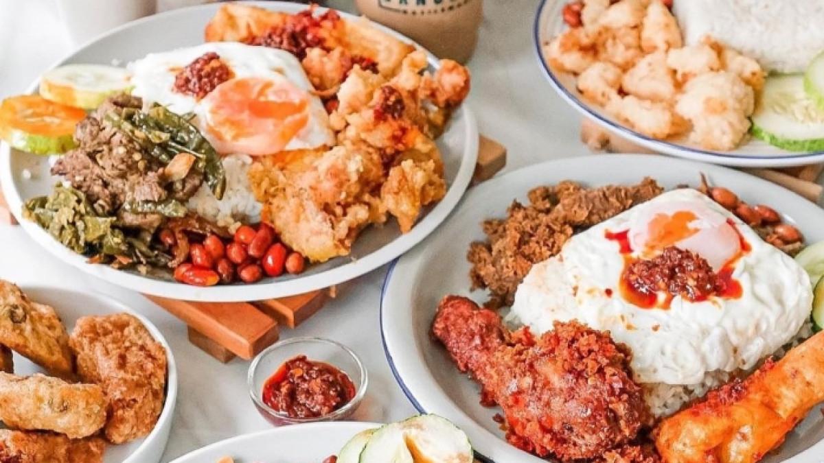 Banceuy Nasi Lemak, kuliner nasi lemak enak di Braga Bandung, Jawa Barat.