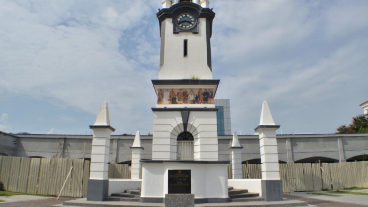 Birch Memorial Clock Tower, ikon bersejarah kota Ipoh, Malaysia.