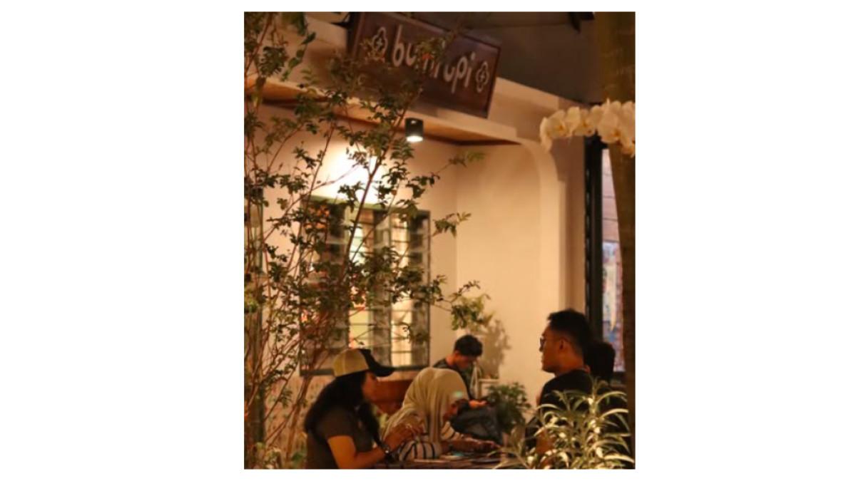 Kafe Bumi Upi, Jalan Cimanuk, Garut, Jawa Barat.