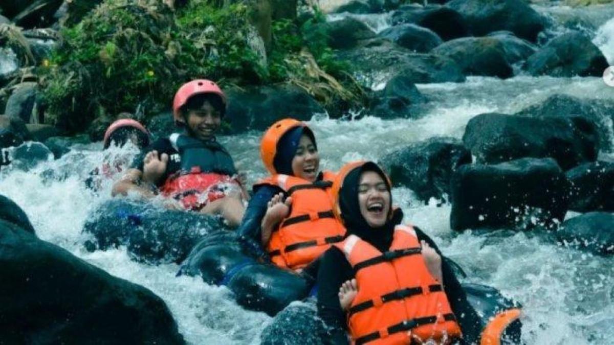WISATA CIPENDEUY ENDAH - sebuah objek wisata baru bernama Cipeundeuy Endah hadir di Desa Sindangpano, Kecamatan Rajagaluh, dengan menawarkan berbagai layanan wisata seperti rafting, tubing, hingga glamping dan vila.