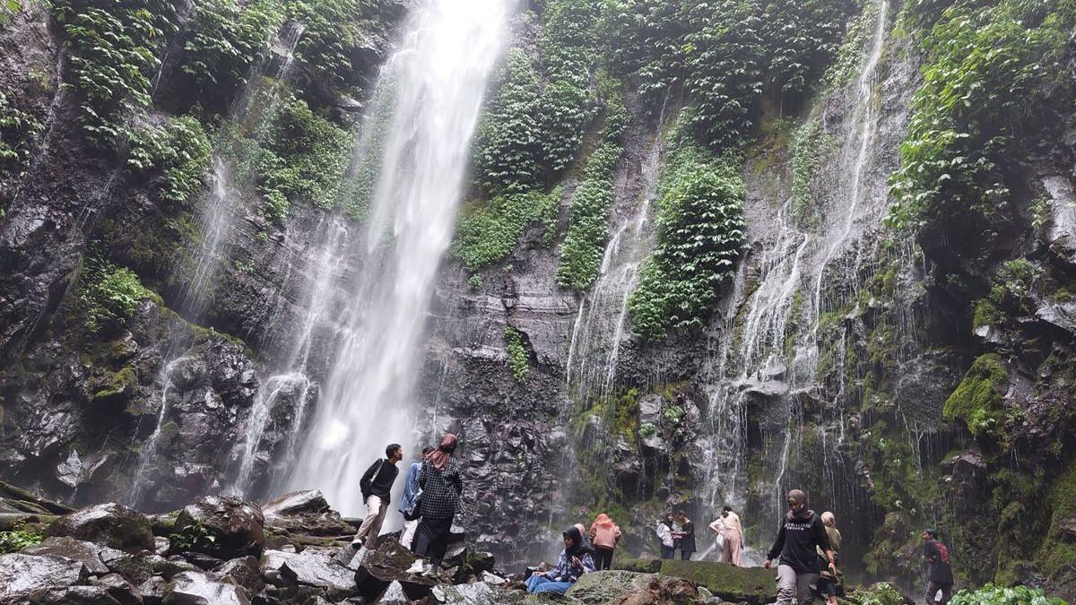 Curug Lawe yang berada di Lereng Ungaran, Kabupaten Semarang menjadi destinasi favorit wisatawan.