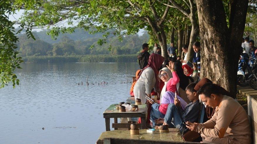 Danau Dendam Tak Sudah, tempat wisata di Bengkulu.