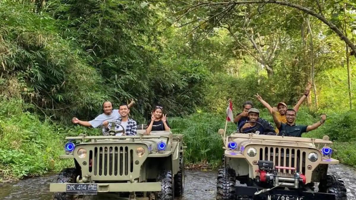 WISATA NAIK JEEP :- Desa Wisata Bangelan di Kecamatan Wonosari, Kabupaten Malang, Jawa Timur, menyajikan wisata Mubeng Desa atau keliling desa dengan naik Jeep.