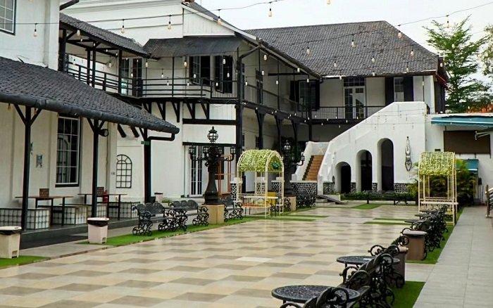 Gedung Djoeang 45, satu tempat wisata terbaik di Pasar Kliwon, Solo, Jawa Tengah.