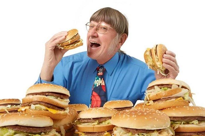 Pecahkan Rekor, Pria Ini Makan Lebih dari 34.000 Burger McDonald's Sejak Tahun 1972
