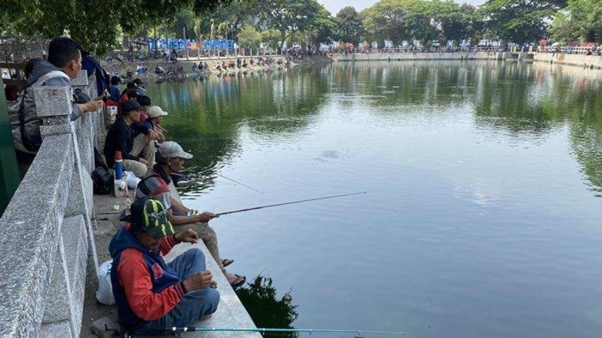Embung Langensari, satu tempat wisata dekat Stasiun Lempuyangan Jogja buat liburan keluarga.