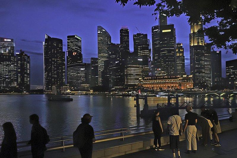Esplanade Waterfront Promenade, satu tempat terbaik di Singapura buat menyaksikan kembang api Tahun Baru.