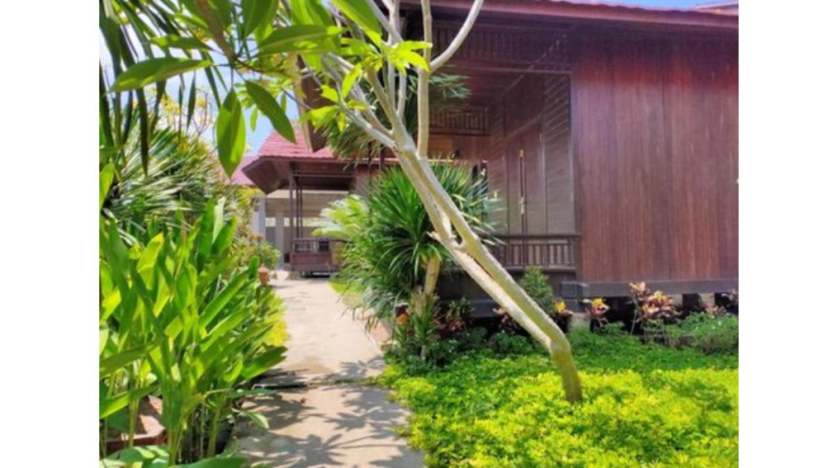 Exotic Komodo Hotel