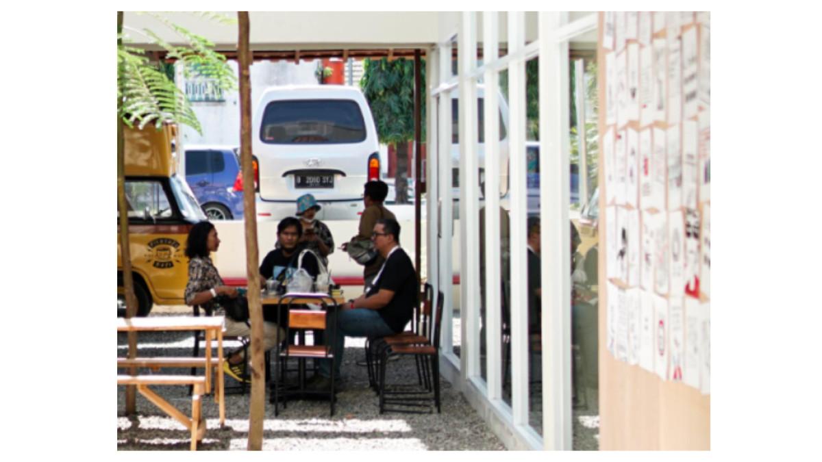 Filosofi Kopi di Lokananta Bloc, Solo.