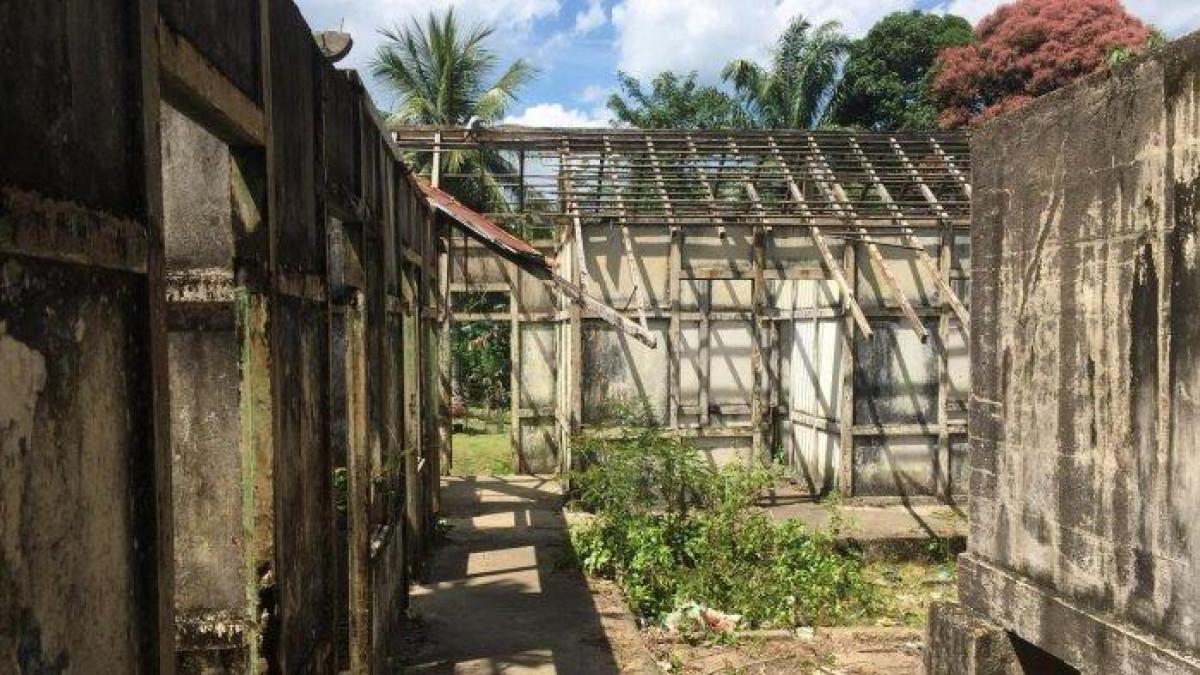 Sisa-sisa Benteng Gedong Dalapan di Bukit Pasir Gagak, RT 02/03, Desa Karanganyar, Kecataman Cililin, Kabupaten Bandung Barat.