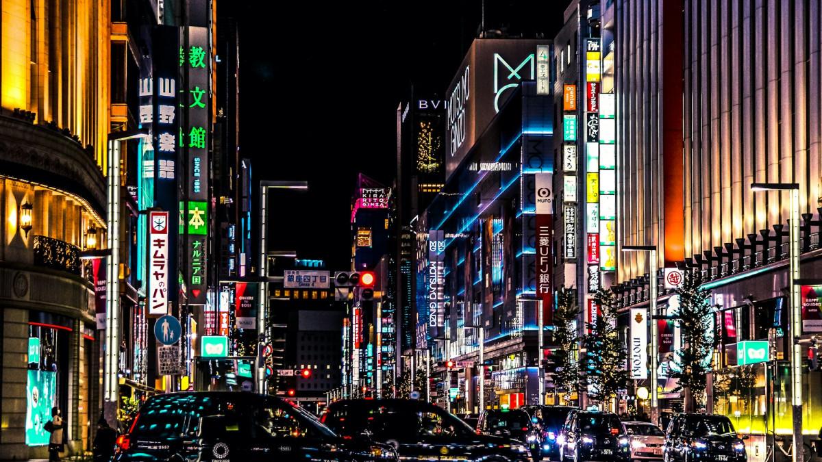Ginza, satu distrik belanja terbaik di Tokyo Jepang yang wajib masuk itinerary.