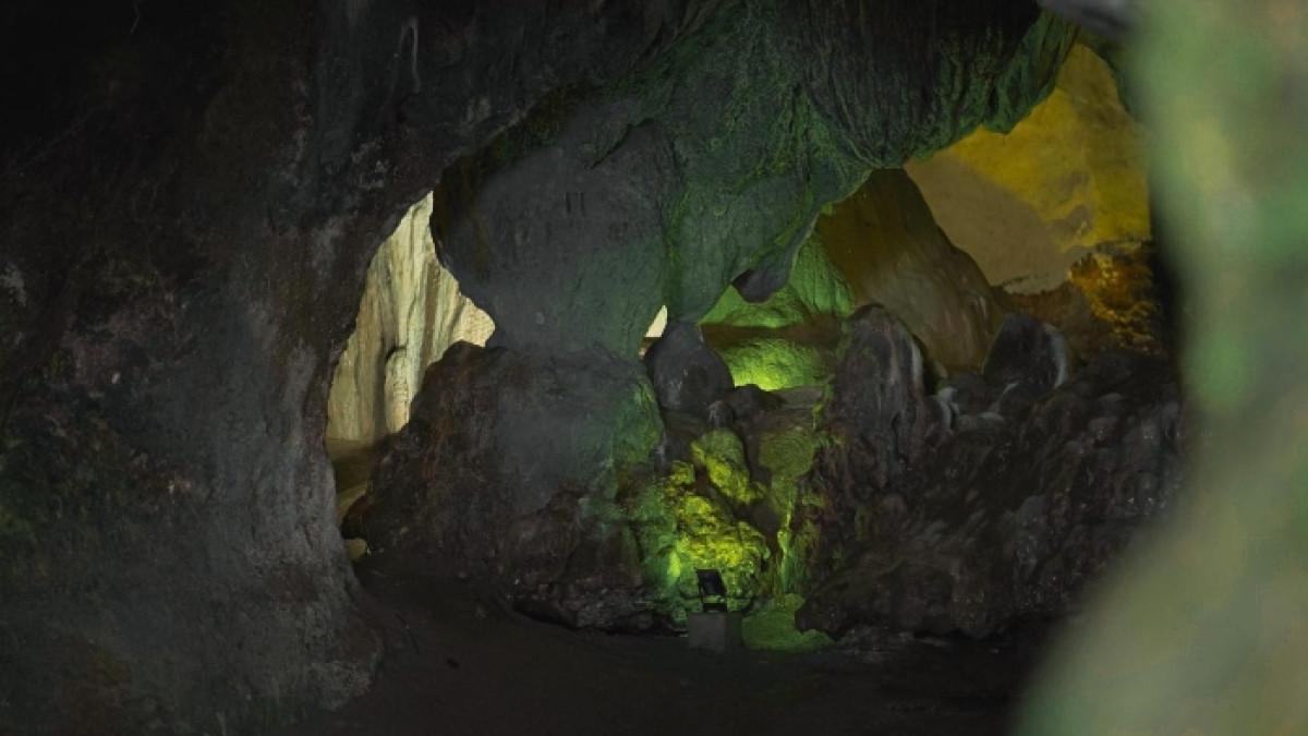 Goa Resi, tempat wisata di Kabupaten Wonogiri, Jawa Tengah.