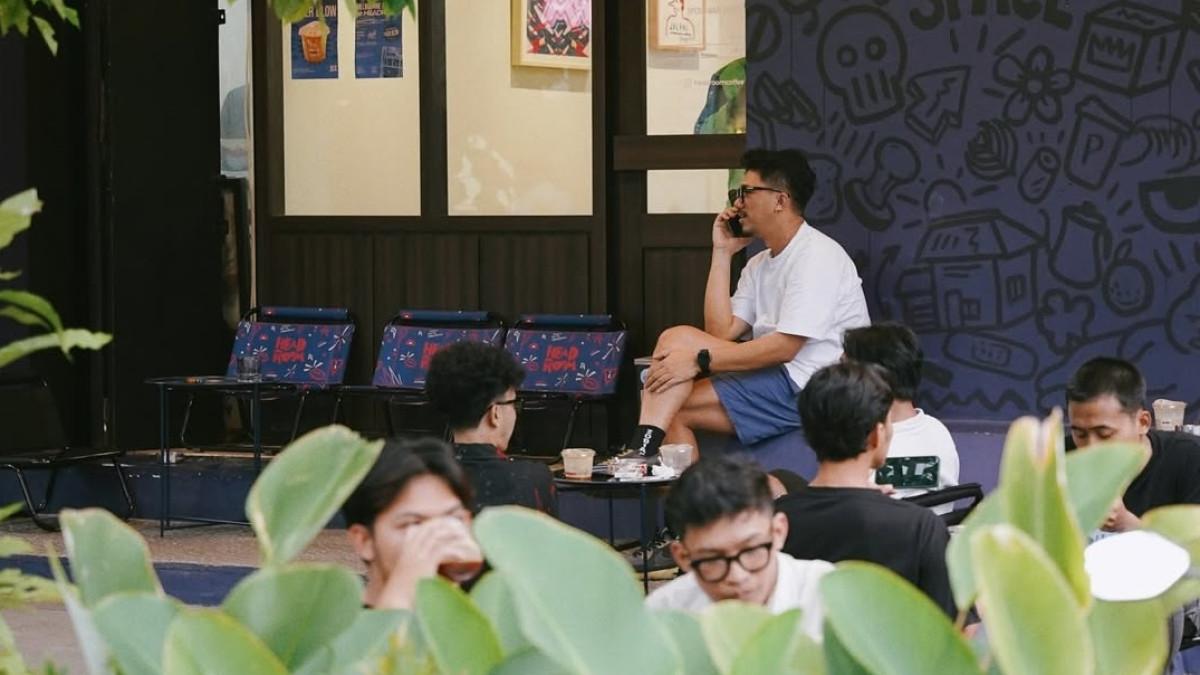 Head Room Coffee, satu tempat ngopi hits di Laweyan Solo Jawa Tengah.