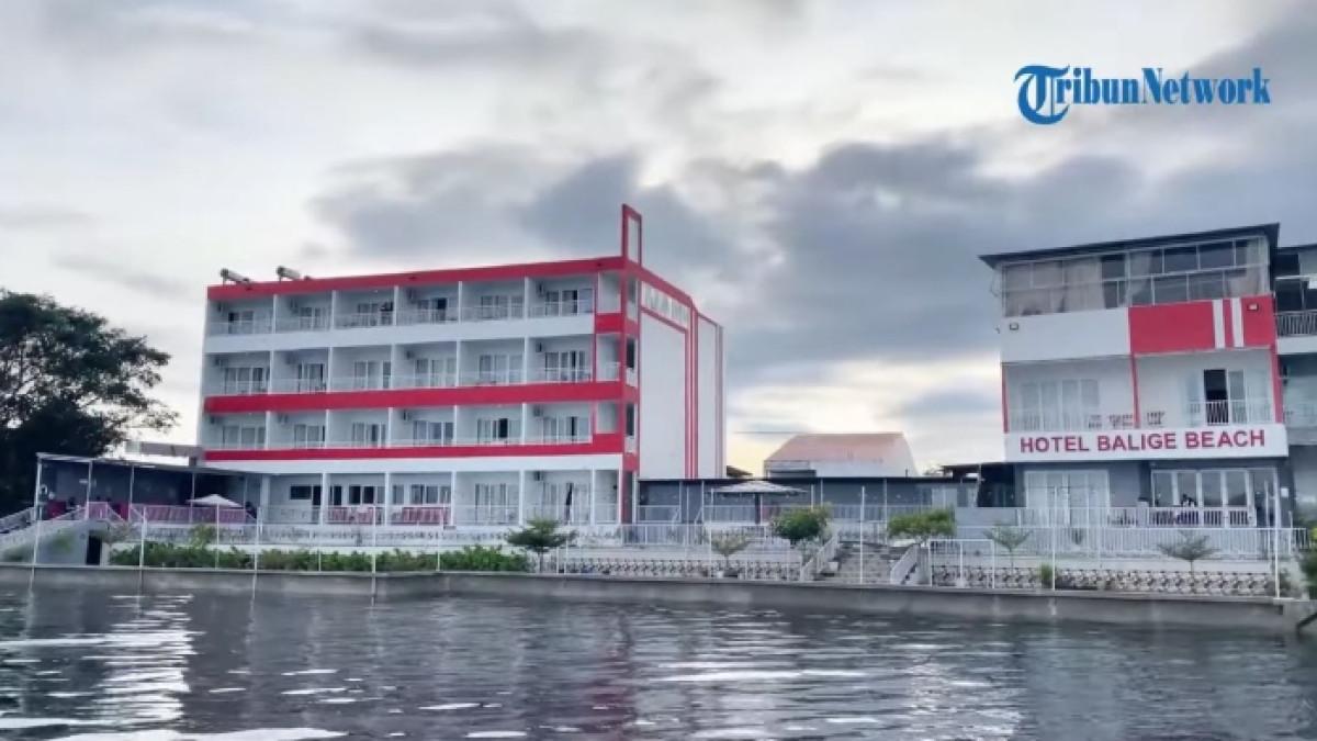 Hotel Balige Beach, hotel di Kabupaten Toba, Sumatra Utara dengan pemandangan Danau Toba.