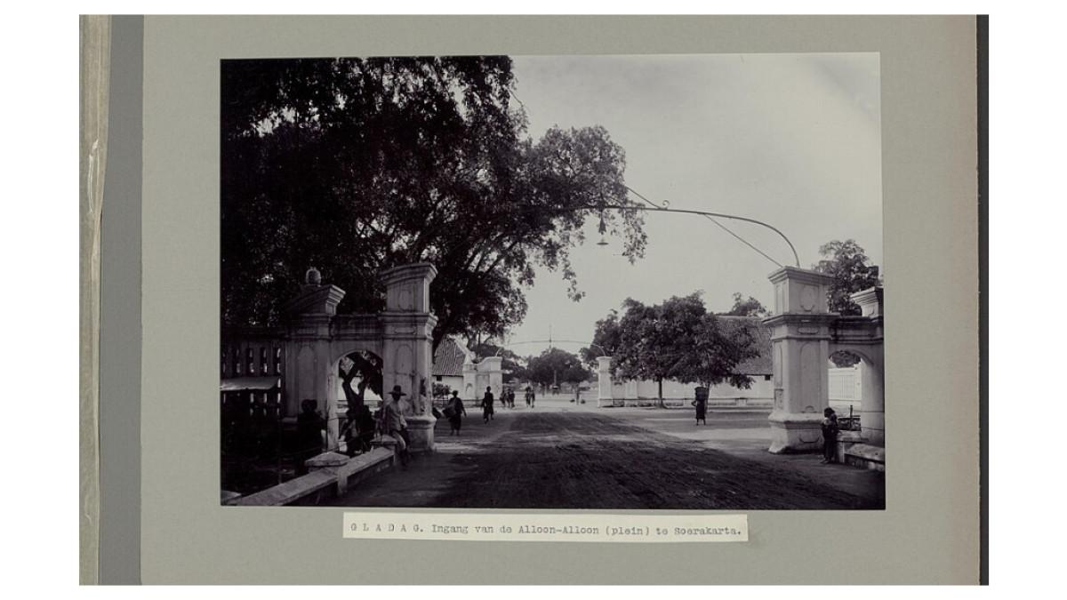 Ilustrasi Gapura Gladag Milik Keraton Solo.