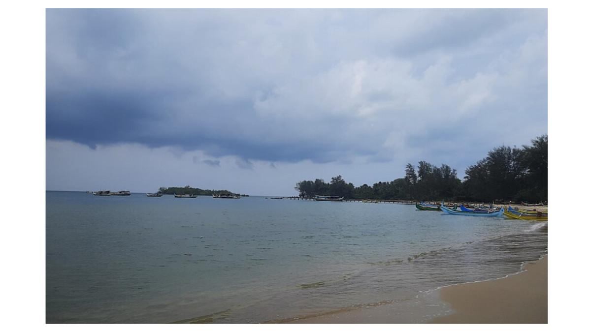 Ilustrasi Keindahan Pantai Burong Mandi, Belitung Timur.