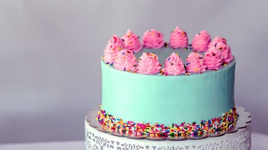 Viral Kue Tart dari Permen Kapas Warna-warni, Dijual Seharga Rp 670 Ribu
