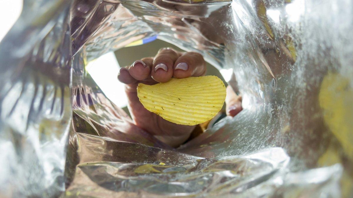 Makan Keripik Kentang Khusus Dewasa Bikin Belasan Siswa SMA Tokyo Dirawat di Rumah Sakit, Kok Bisa?