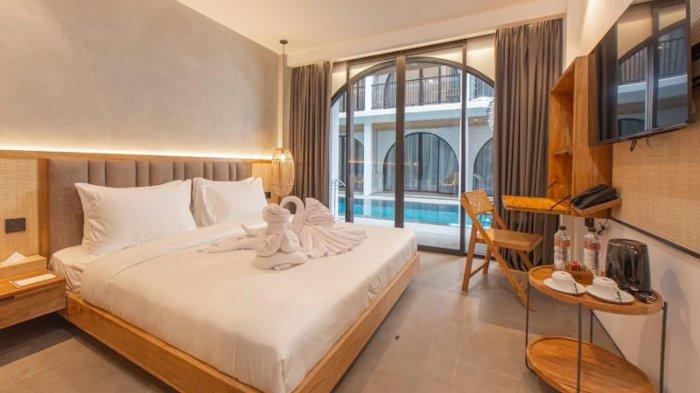 Kamar penginapan di Suites5 Hotel Uluwatu, Bali.