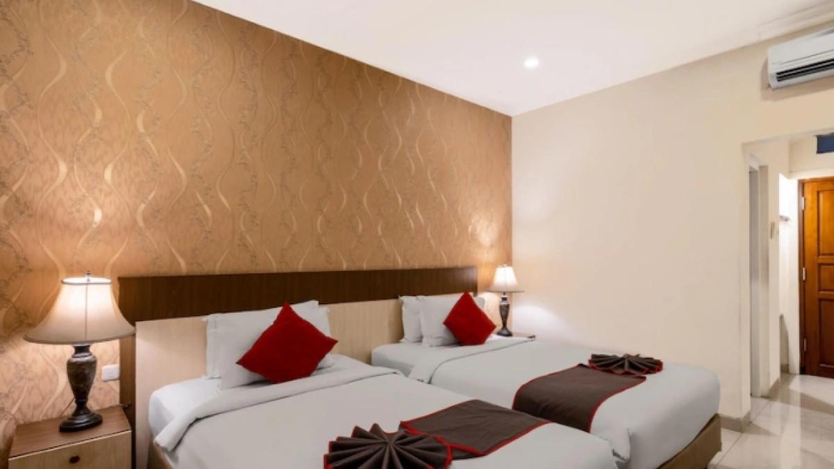 Kamar penginapan di The Kanjeng Hotel Kuta, hotel bintang 3 dekat Pantai Kuta, Bali.