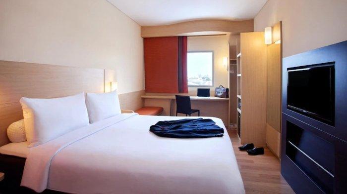Kamar penginapan di ibis Jakarta Harmoni.