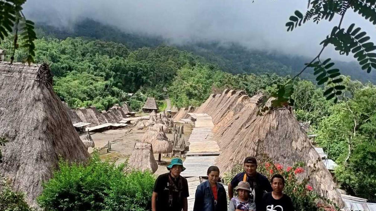 Kampung Adat Bena, Desa Tiwuriwu, Kecamatan Aimere, Kabupaten Ngada, Flores, NTT menjadi tujuan wisata budaya di Pulau Flores, Minggu, (7/3/2022).