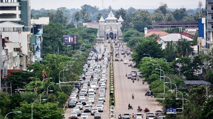 Kepadatan jalan di Vientiane.