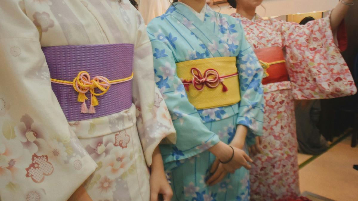 Kimono, satu oleh-oleh yang wajib dibeli saat liburan ke Tokyo Jepang.
