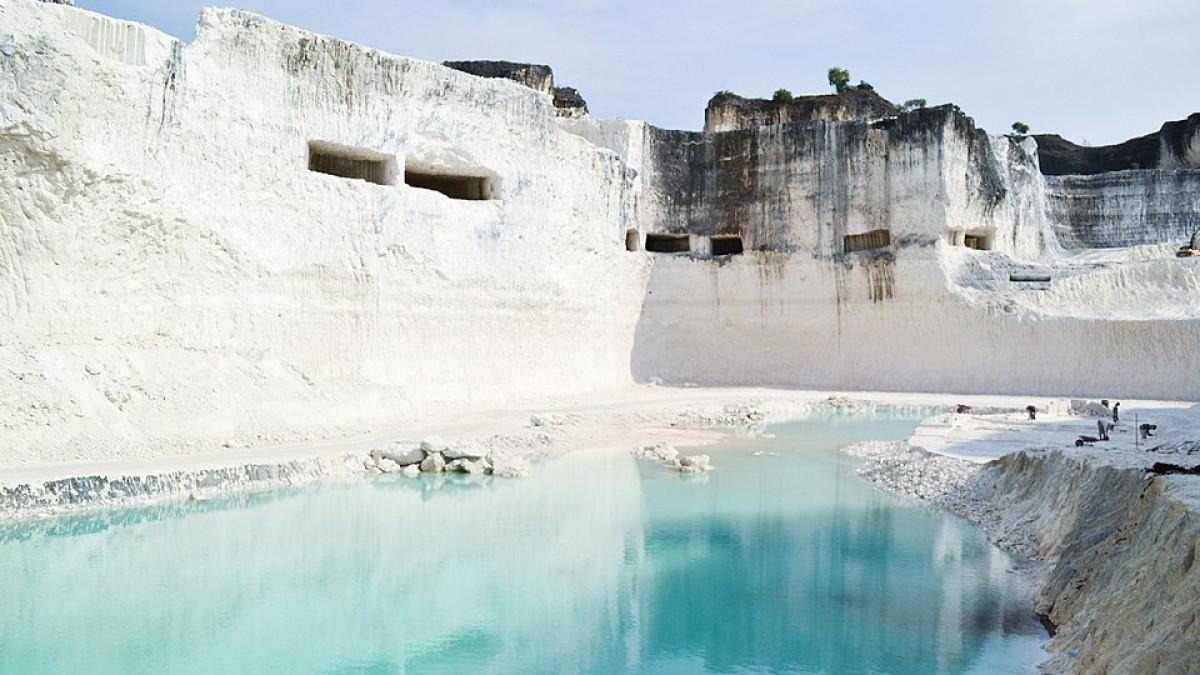 BUKIT JADDIH. Indahnya kolam yang ada di Bukit Jaddih, Bangkalan, Madura.
