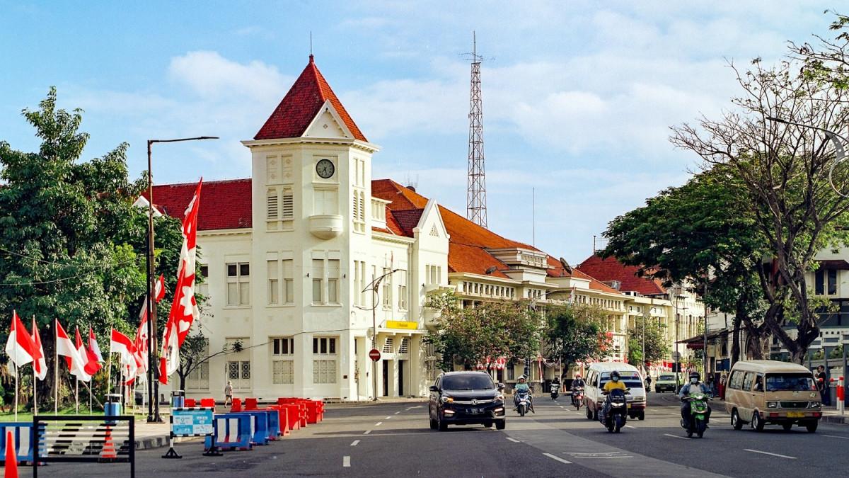 Kota Lama Surabaya, satu tempat wisata ikonik yang wajib dijelajahi.