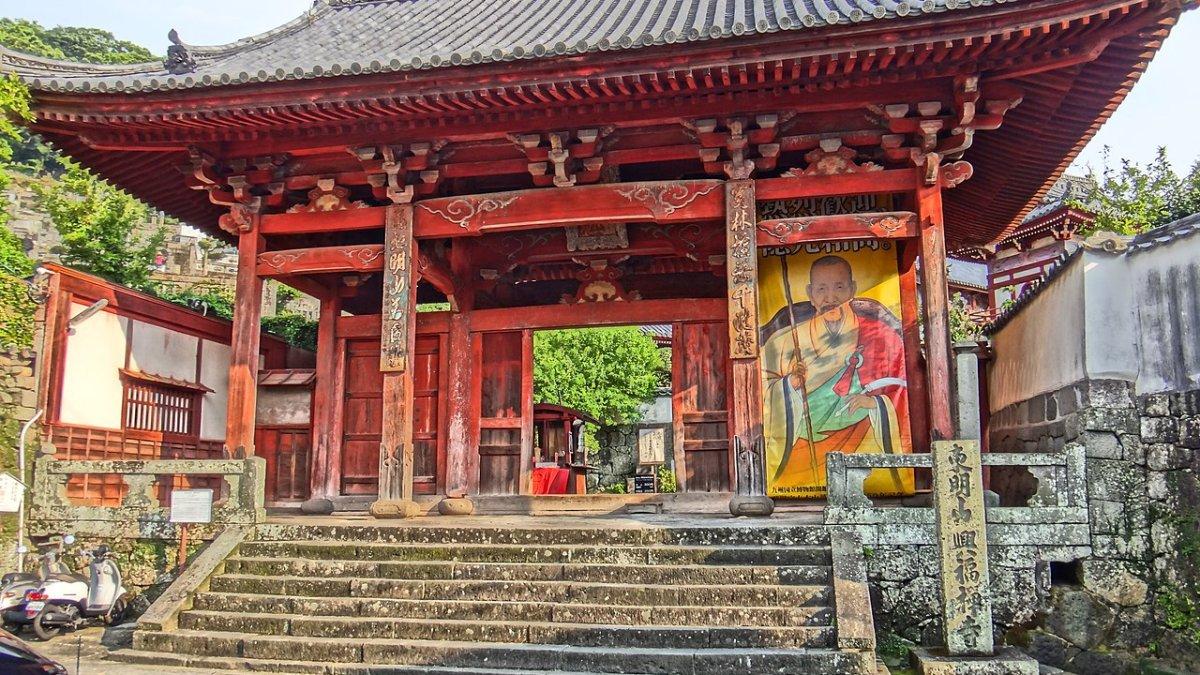 Kuil Kofukuji, satu tempat wisata hits di Nara Jepang buat kamu yang baru pertama kali liburan ke sana.