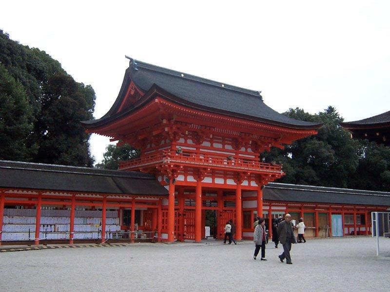 Kuil Shimogamo, satu tempat wisata di Kyoto Jepang yang gratis dikunjungi buat liburan hemat anggaran.
