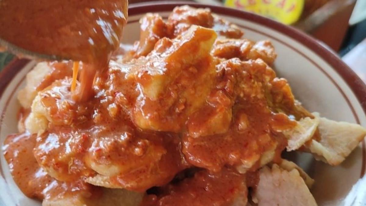 Kupat Tahu Hj Ma Iroh, satu tempat makan enak di Kuningan Jawa Barat