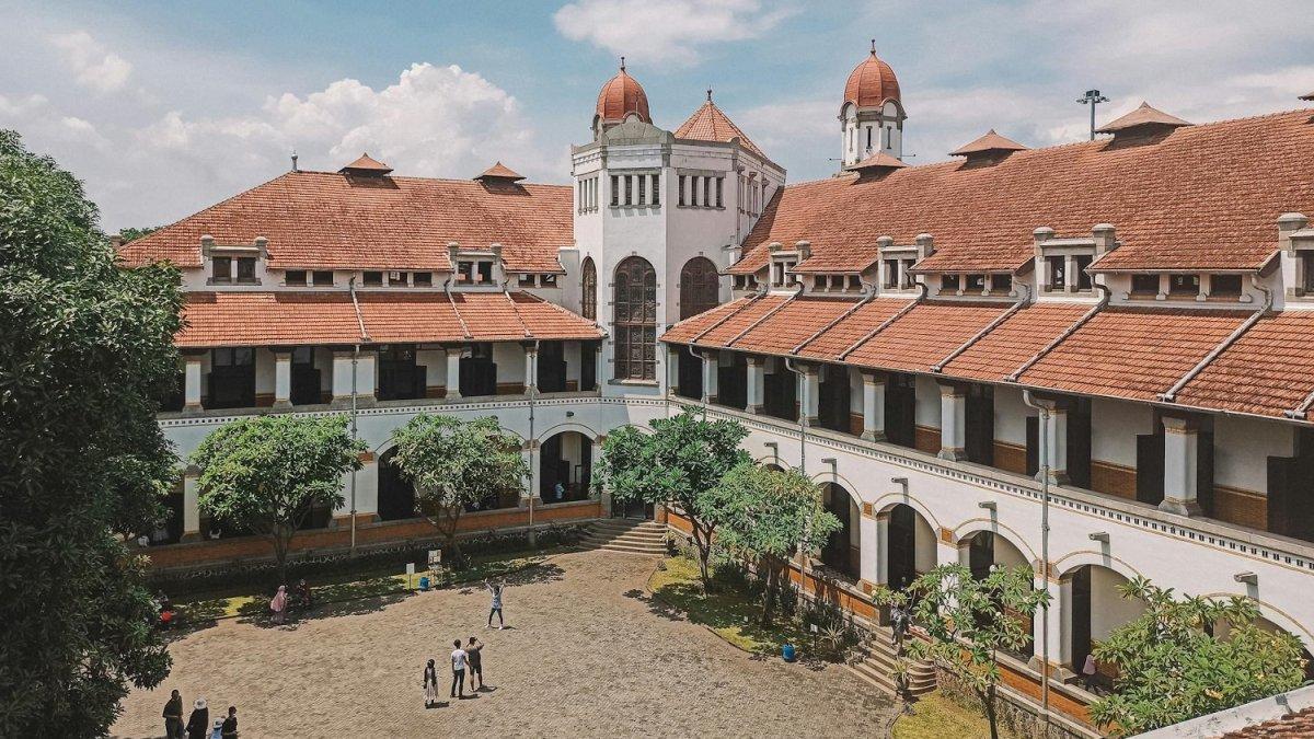 LAWANG SEWU SEMARANG - Lawang Sewu, satu tempat wisata ikonik di Semarang, Jawa Tengah.