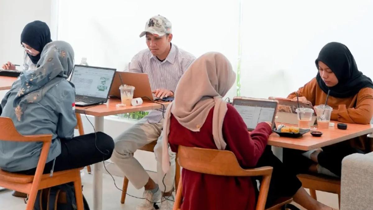 La Luna Coffee & Eatery, satu kafe 24 jam di sepanjang Jalan Slamet Riyadi Solo yang wajib dikunjungi.