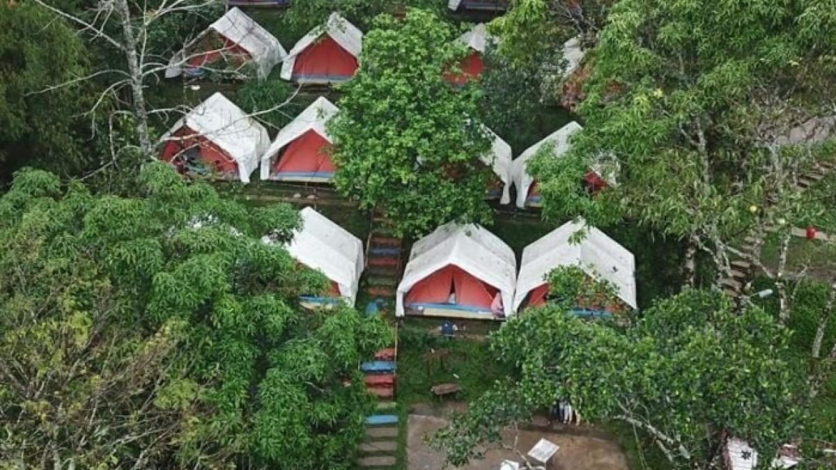 Lembah Hijau Camp Resort, tempat wisata sekaligus penginapan populer di Kabupaten Gowa, Sulawesi Selatan.