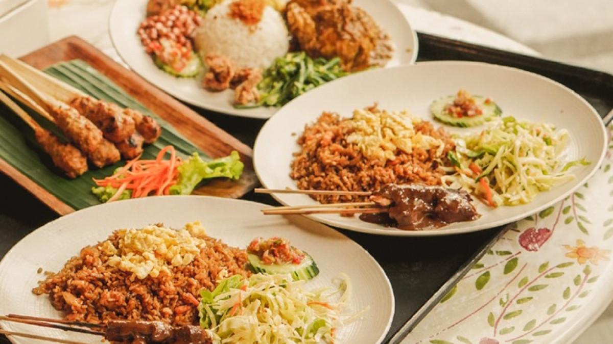 KULINER BALI - Salah satu menu Made's Warung di Kuta, Bali yang hits, Jumat (3/10/2025).