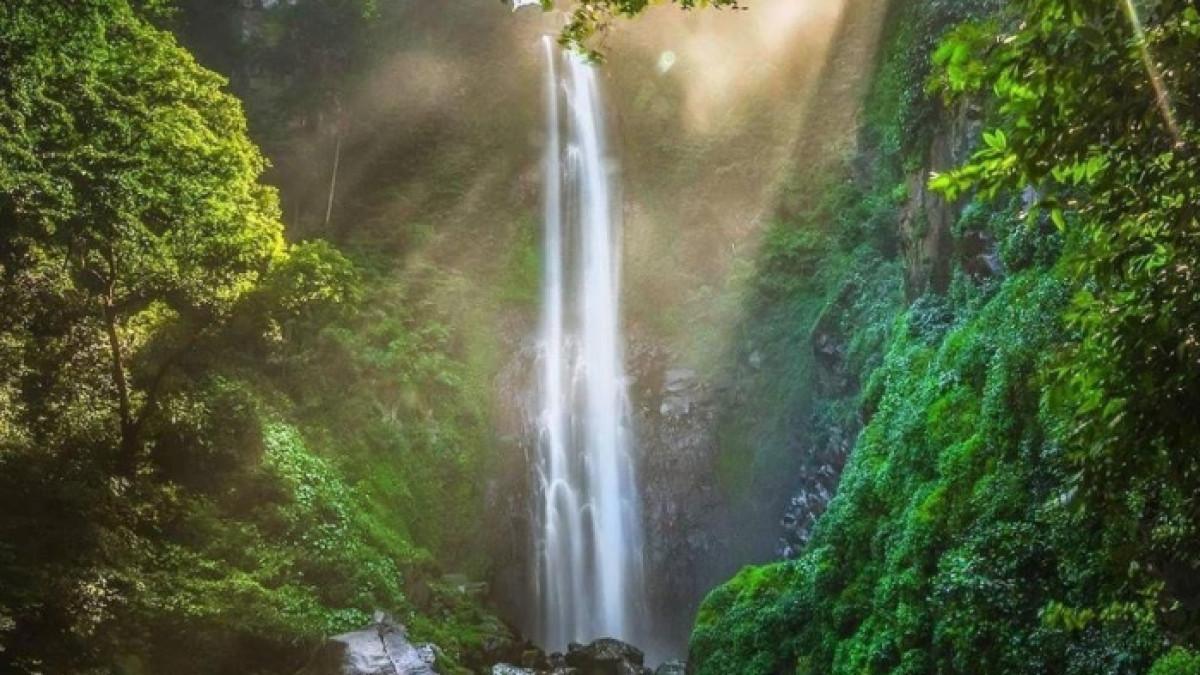 Menilik pesona Air Terjun Bissappu, tempat wisata alam ngehits di Kabupaten Bantaeng, Sulawesi Selatan.