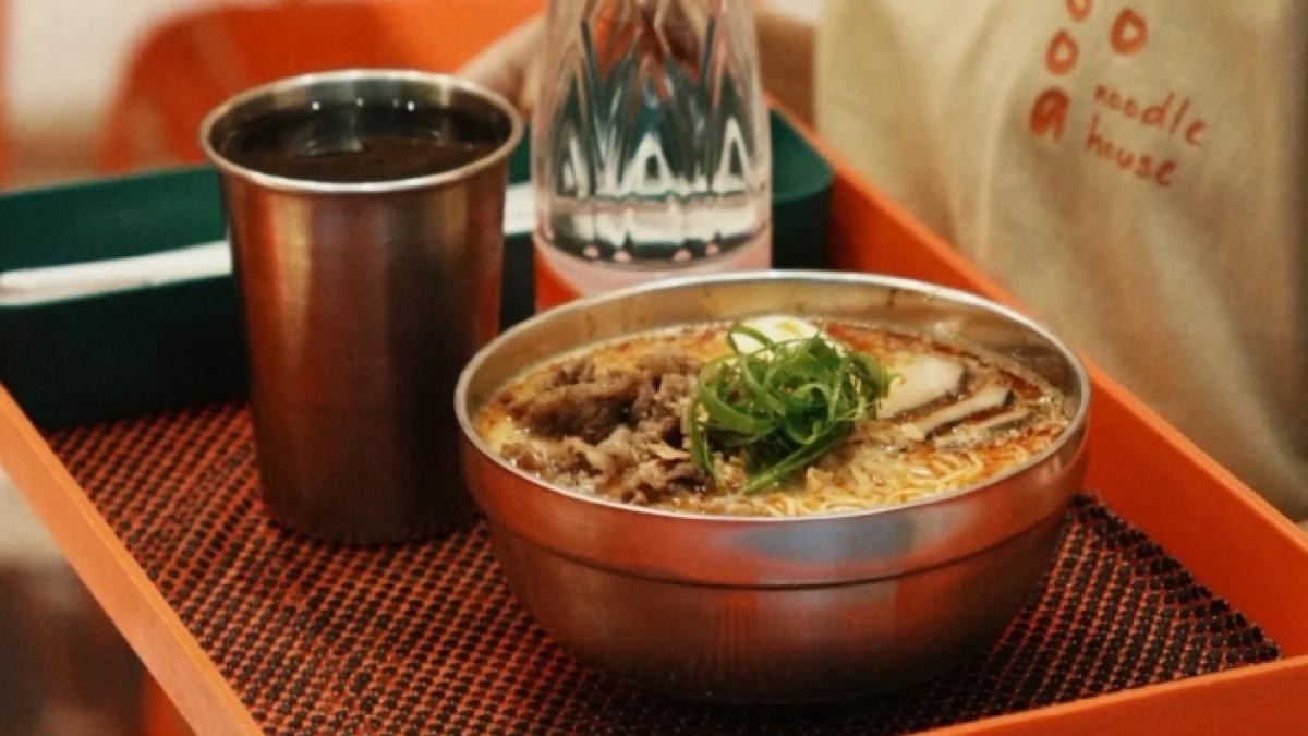 Menu makanan dan minuman di Misoa Slo Kota Solo, Jawa Tengah.