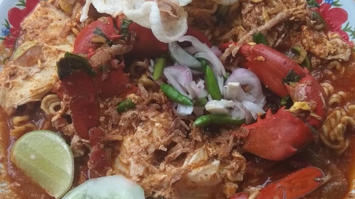 Menu makanan mi udang di Warung Mie Udin Ceko Banda Aceh.