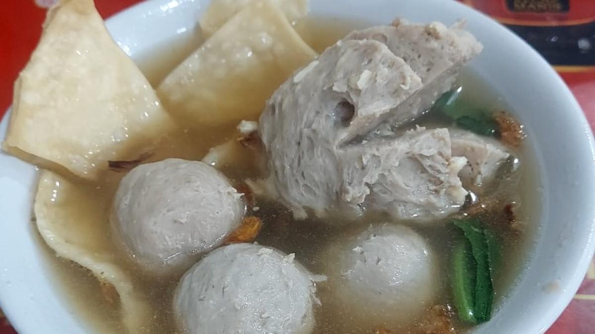 Mie Ayam & Bakso Pak Dhe, satu tempat makan enak di Solo, Jawa Tengah