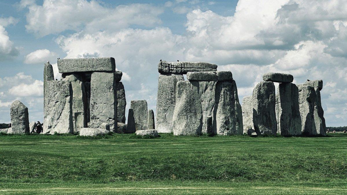 Siapa yang Membangun Stonehenge, Bangsa Druid Kuno atau Penyihir Merlin?