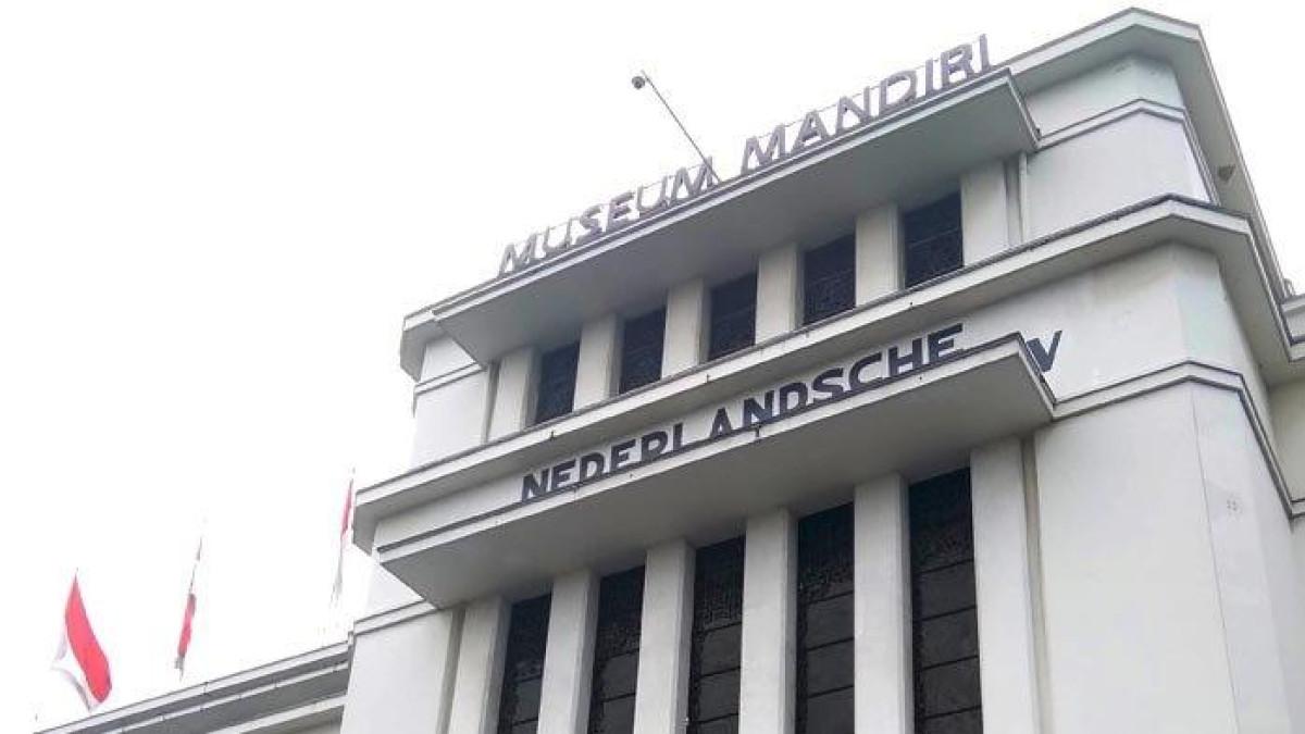 Museum Bank Mandiri, satu tempat wisata sejarah di Pinangsia, Jakarta Barat.