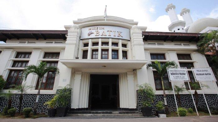 Tampak depan suasana Museum Batik Pekalongan di Kecamatan Pekalongan Utara, Kota Pekalongan, Jawa Tengah.