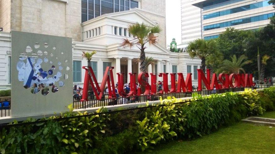 Museum Nasional Indonesia atau Museum Gajah, satu tempat wisata sejarah di Jakarta.