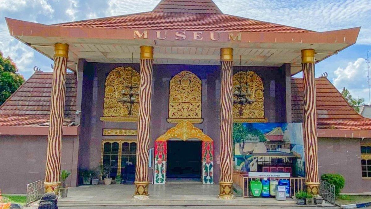 Museum Negeri Sumatera Selatan Balaputera Dewa di Palembang.