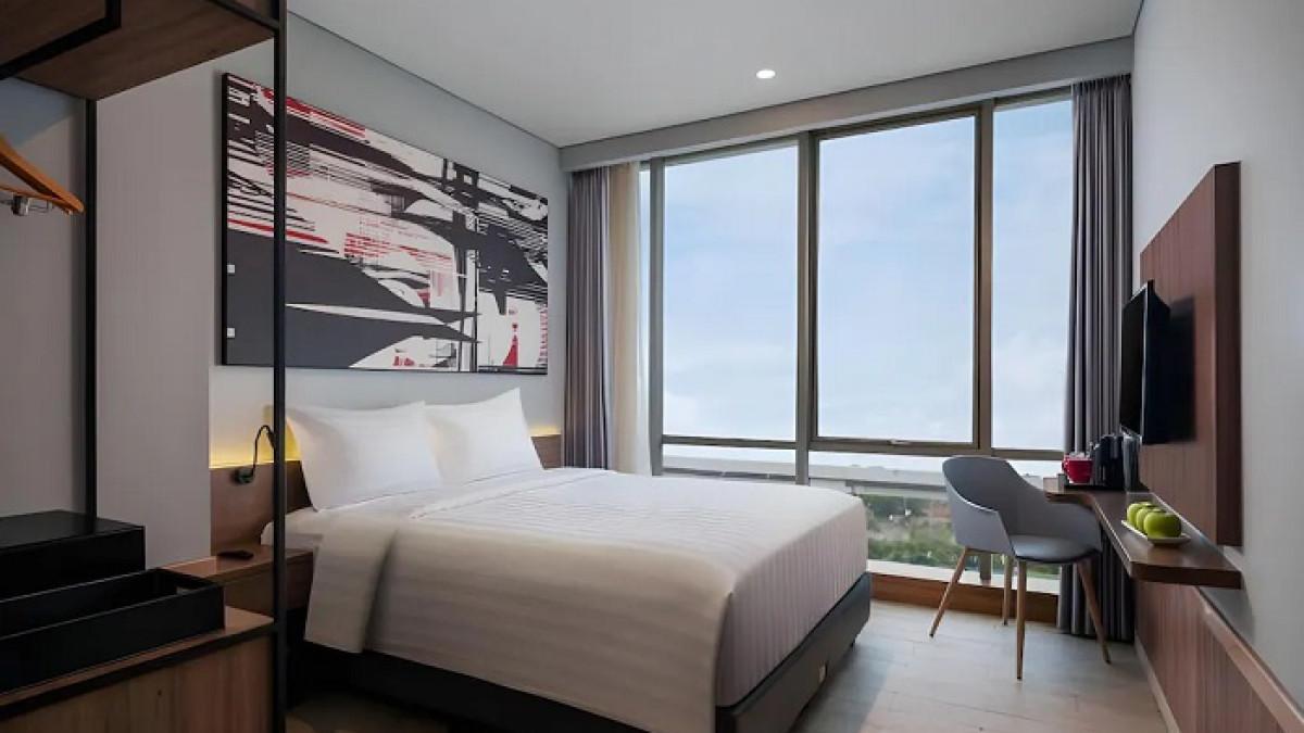 NEO+ Airport Jakarta, satu hotel bintang 3 terbaik di dekat Bandara Soekarno Hatta buat akomodasi akhir pekan.