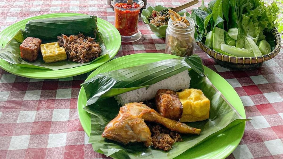 Nasi Timbel M11, satu tempat makan enak di Bogor, Jawa Barat.