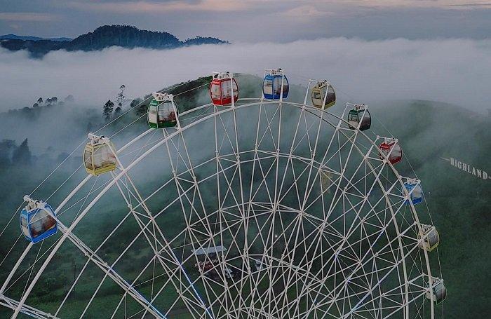 Menjajal Bianglala di Nimo Highland, Pangalengan, Bandung, Jabar yang Dapat Rekor MURI