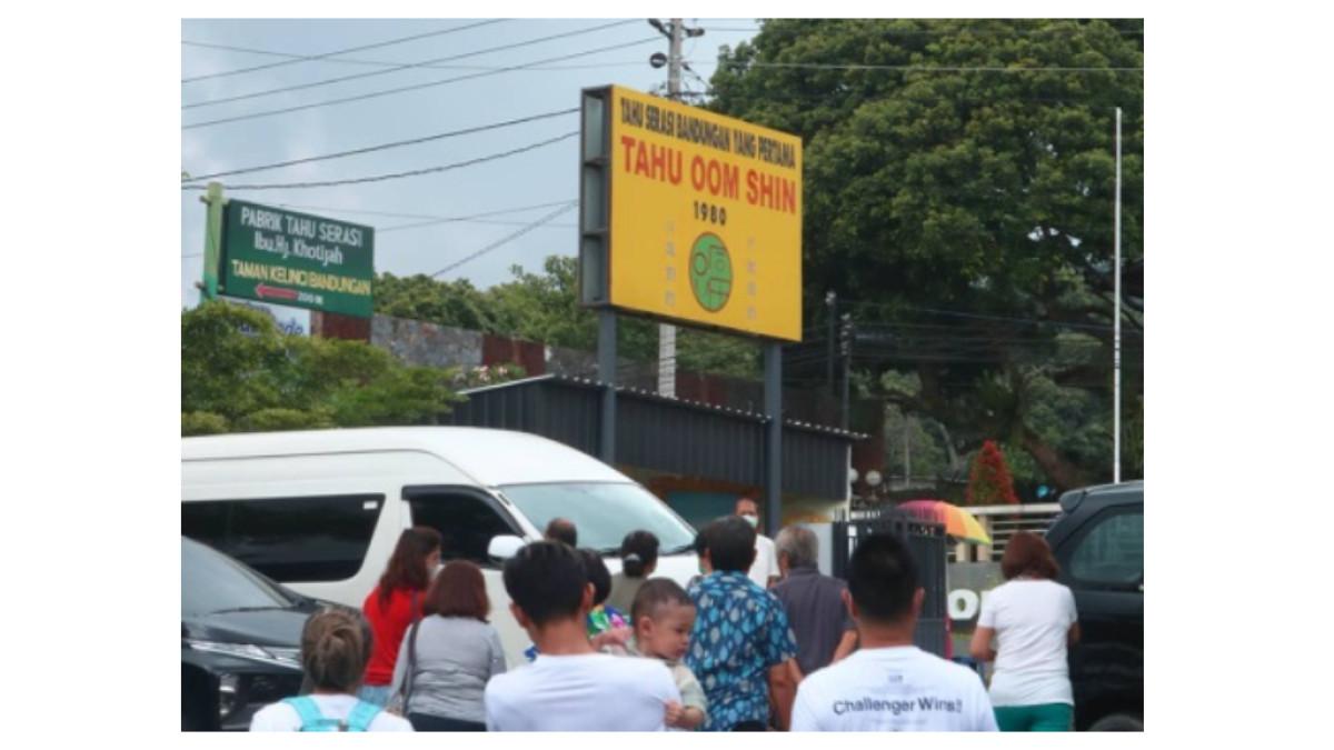 Mampir ke Oleh-oleh Bandungan, Tahu Serasi Oom Shin yang legendaris.
